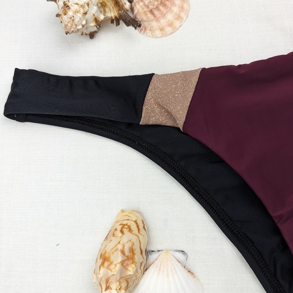 PilyQ
Vino Color Block Teeny Cheeky Coverage
Bikini Bottom - Picture 2 of 9